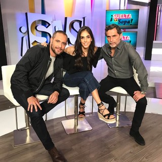 Sandra Echeverría feet photo thumbnail