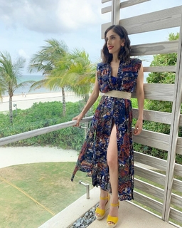 Sandra Echeverría feet photo thumbnail