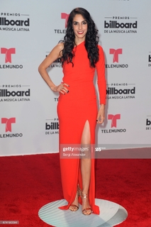 Sandra Echeverría feet photo thumbnail