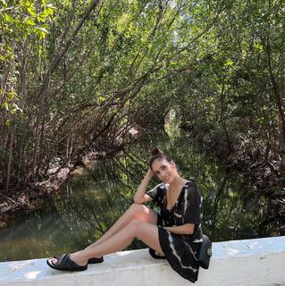 Sandra Echeverría feet photo thumbnail