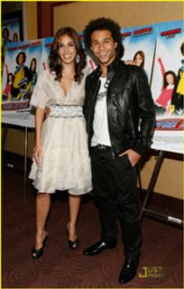 Sandra Echeverría feet photo thumbnail