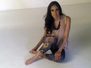 Sandra Echeverría feet photo thumbnail