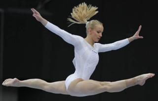 Sandra Izbasa feet photo 14