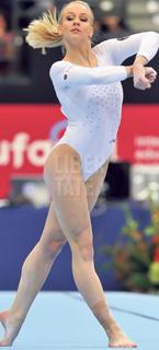 Sandra Izbasa feet photo 14
