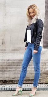 Sandra Izbasa feet photo 11