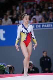 Sandra Izbasa feet photo 5