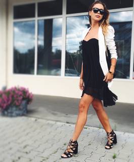 Sandra Kubicka feet photo 3