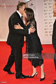 Sandra Maischberger feet photo thumbnail