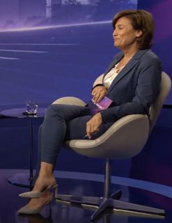 Sandra Maischberger feet photo thumbnail