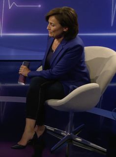 Sandra Maischberger feet photo thumbnail