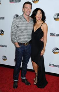 Sandra Oh feet photo thumbnail