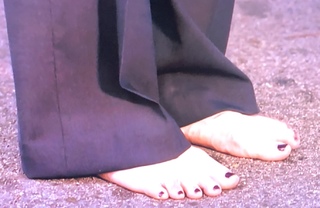 Sandra Oh feet photo thumbnail