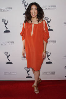 Sandra Oh feet photo thumbnail