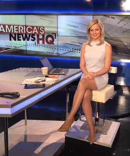 Sandra Smith feet photo thumbnail