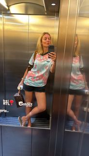 Sandrine Corman feet photo 9