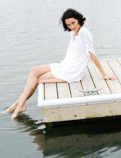 Sandrine Holt feet photo 2
