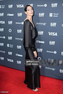 Sandrine Holt feet photo 8