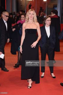 Sandrine Kiberlain feet photo 7