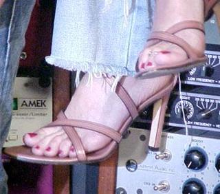 Sandy feet photo thumbnail