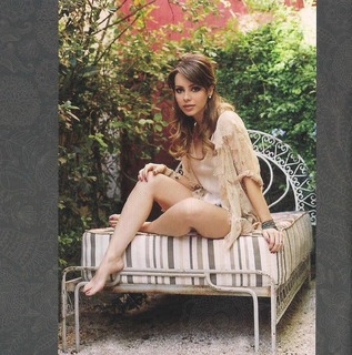 Sandy feet photo thumbnail