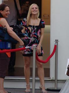 Sandy Mölling feet photo thumbnail