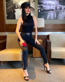 Sandy Tok feet photo 9
