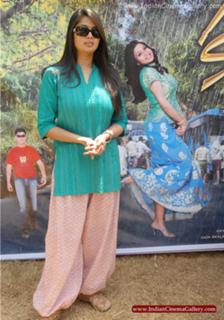 Sangeetha feet photo 18