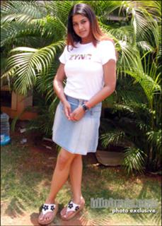 Sangeetha feet photo 8