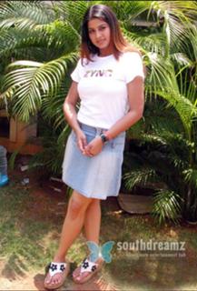 Sangeetha feet photo 4