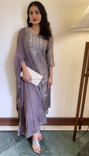 Saniya Iyappan feet photo 8