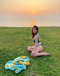 Saniya Iyappan feet photo 17