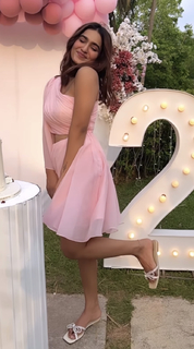 Saniya Iyappan feet photo 3