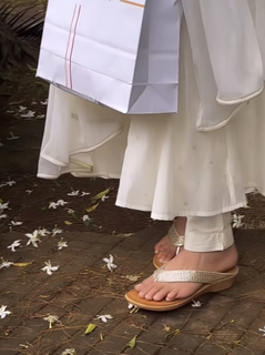 Saniya Iyappan feet photo 20