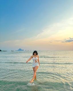 Saniya Iyappan feet photo 9