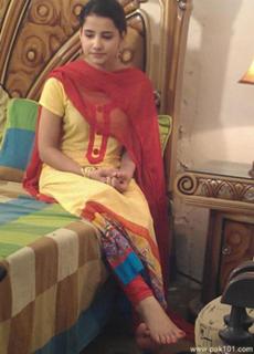 Saniya Shamshad feet photo 16