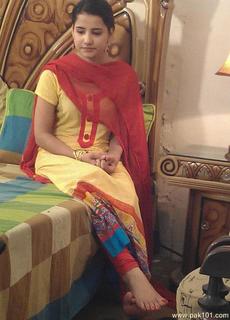 Saniya Shamshad feet photo 17