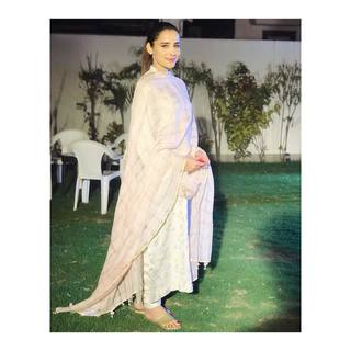 Saniya Shamshad feet photo 7