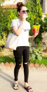 Saniya Shamshad feet photo 5