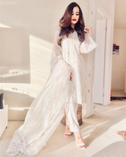Saniya Shamshad feet photo 18