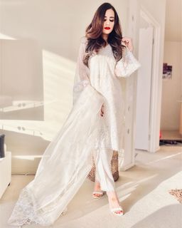 Saniya Shamshad feet photo 17