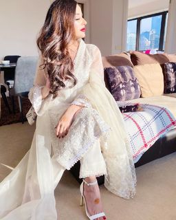 Saniya Shamshad feet photo 8