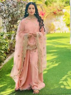 Saniya Shamshad feet photo 18