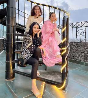 Saniya Shamshad feet photo 17