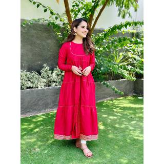 Saniya Shamshad feet photo 13