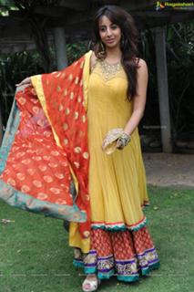 Sanjana feet photo 15
