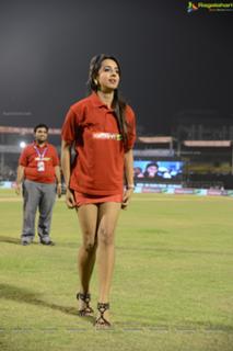 Sanjana feet photo 9