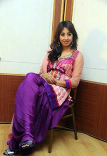 Sanjana feet photo 20