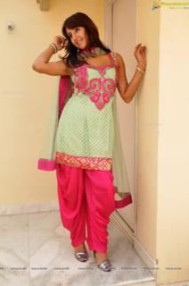 Sanjana feet photo 6