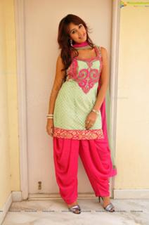 Sanjana feet photo 5