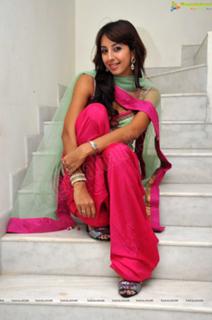 Sanjana feet photo 19